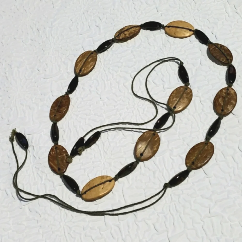 Elegant Tan and Black Beaded Belt - Picture 15 of 15